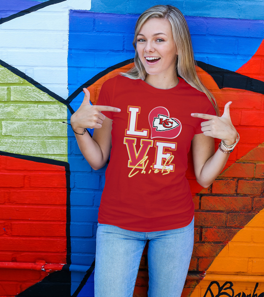 LOVE Chiefs KC Arrowhead Heart T-Shirt