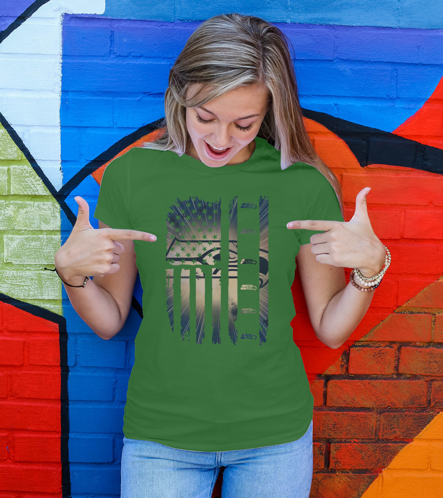 Seattle Seahawks American Flag Distressed Vintage T-Shirt