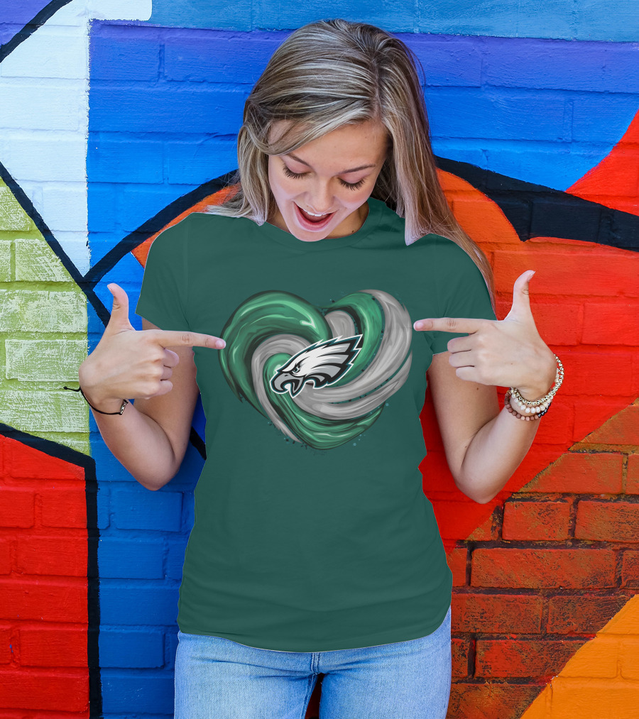 Philadelphia Eagles Heart Swirl T-Shirt