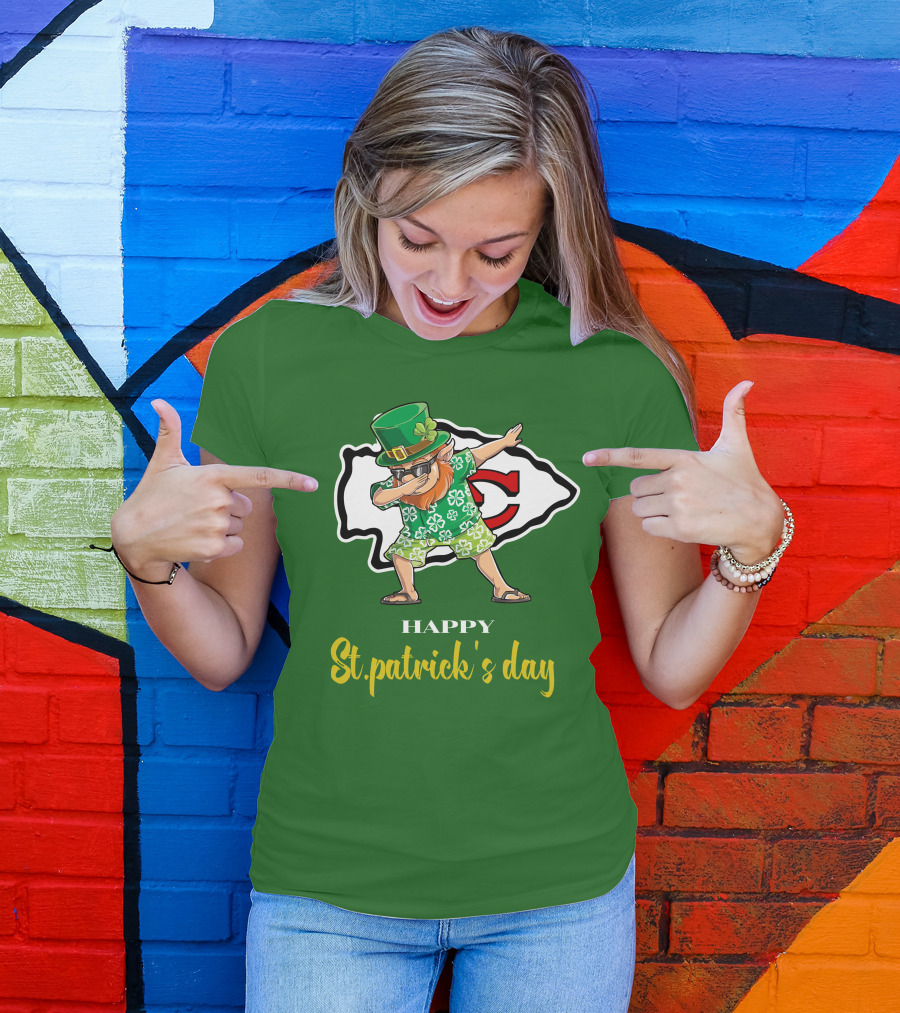 Happy St. Patrick's Day Kansas City Chiefs Dabbing Leprechaun T-Shirt