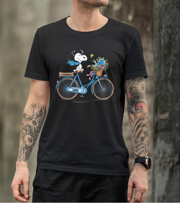 Detroit Lions Snoopy On Bicycle With Woodstock And Flowers T-Shirt