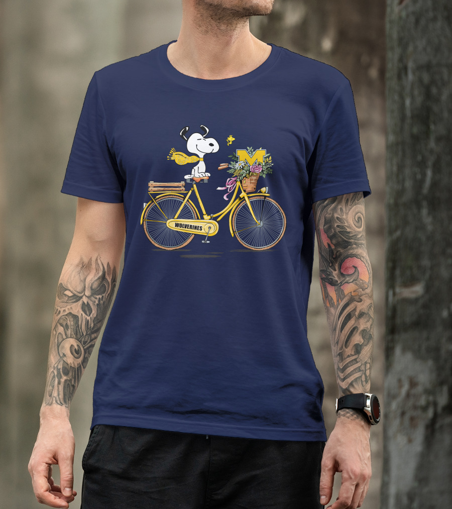 Michigan Wolverines Snoopy On Yellow Bicycle With Flowers T-Shirt
