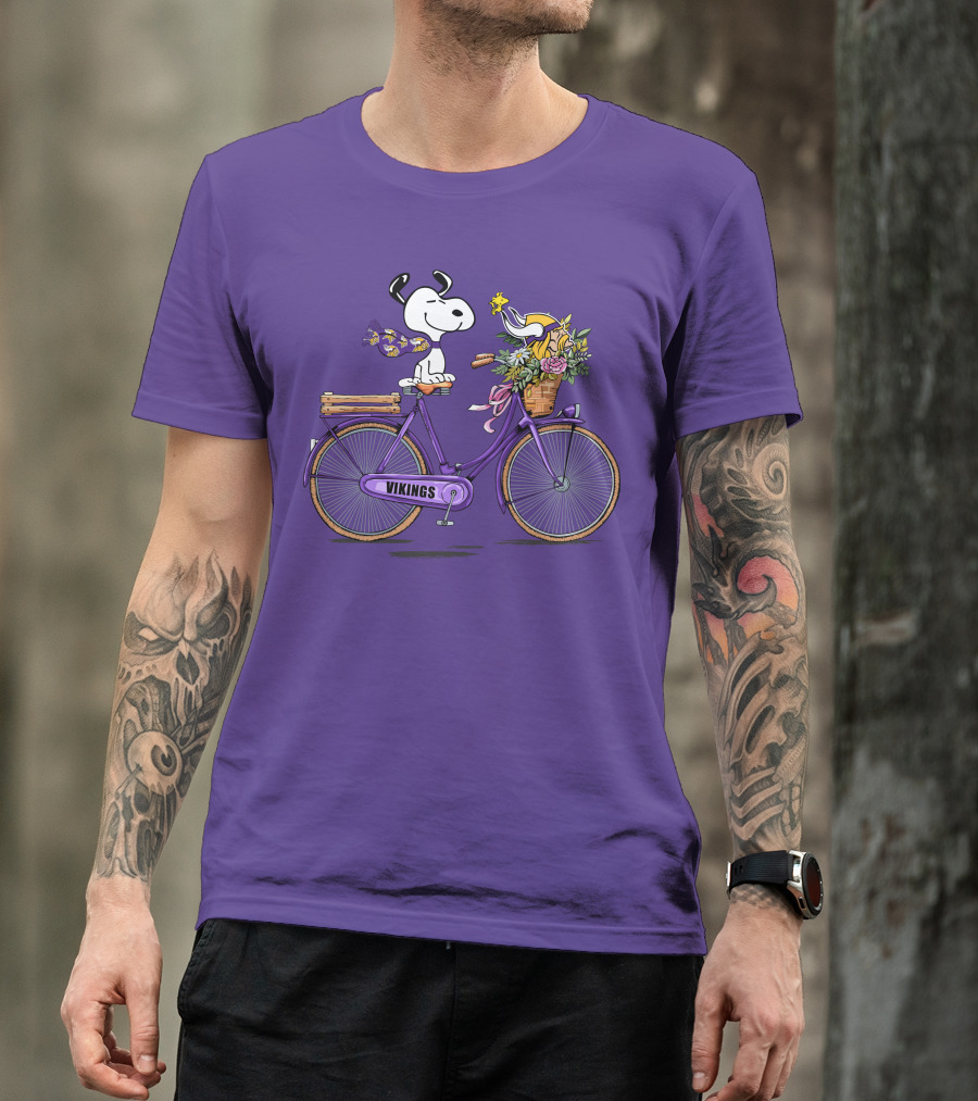 Minnesota Vikings Snoopy Woodstock Bicycle Adventure T-Shirt
