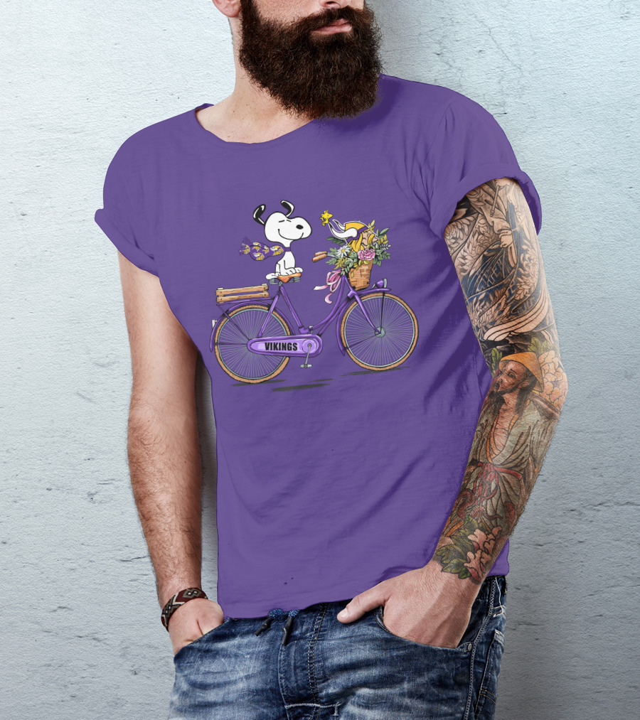 Minnesota Vikings Snoopy Woodstock Bicycle Adventure T-Shirt