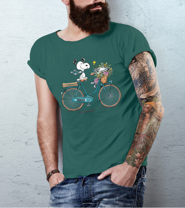 Philadelphia Eagles Snoopy Bicycle Flower Basket T-Shirt