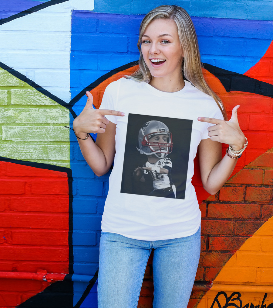 Tom Brady New England Patriots Caricature Super Bowl MVP Quarterback 12 Football Helmet T-Shirt