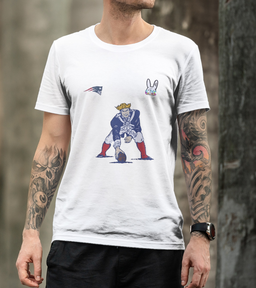 New England Patriots Seguino Aqui Frog Football Player And Bunny Ears T-Shirt