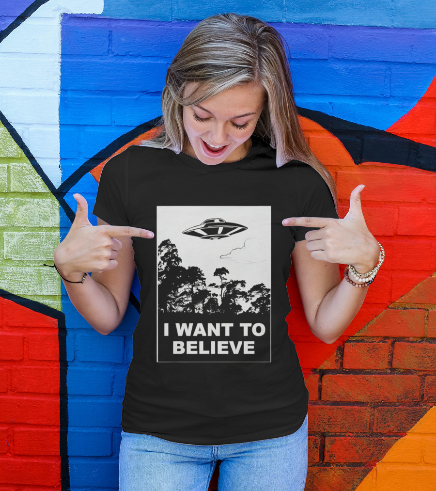 UFO I Want To Believe Flying Saucer Forest T-Shirt
