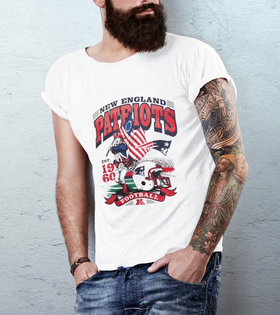 New England Patriots Football Est 1960 Vintage Style Helmet And Flag T-Shirt