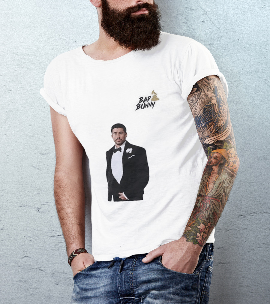 Bad Bunny Grammys Debi Tirar Mas Fotos Album Of The Year T-Shirt