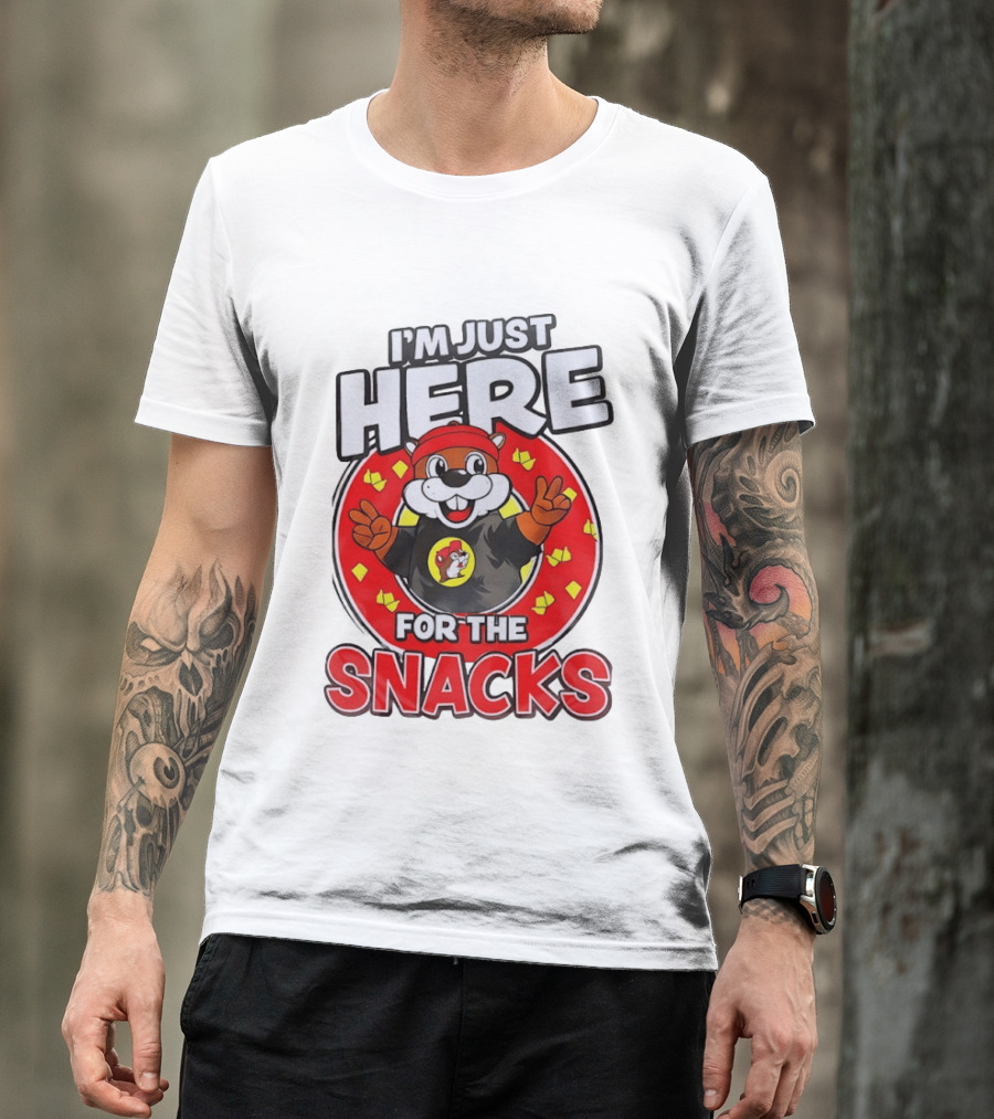 I'm Just Here For The Snacks Buc Ee's Fun Cartoon T-Shirt