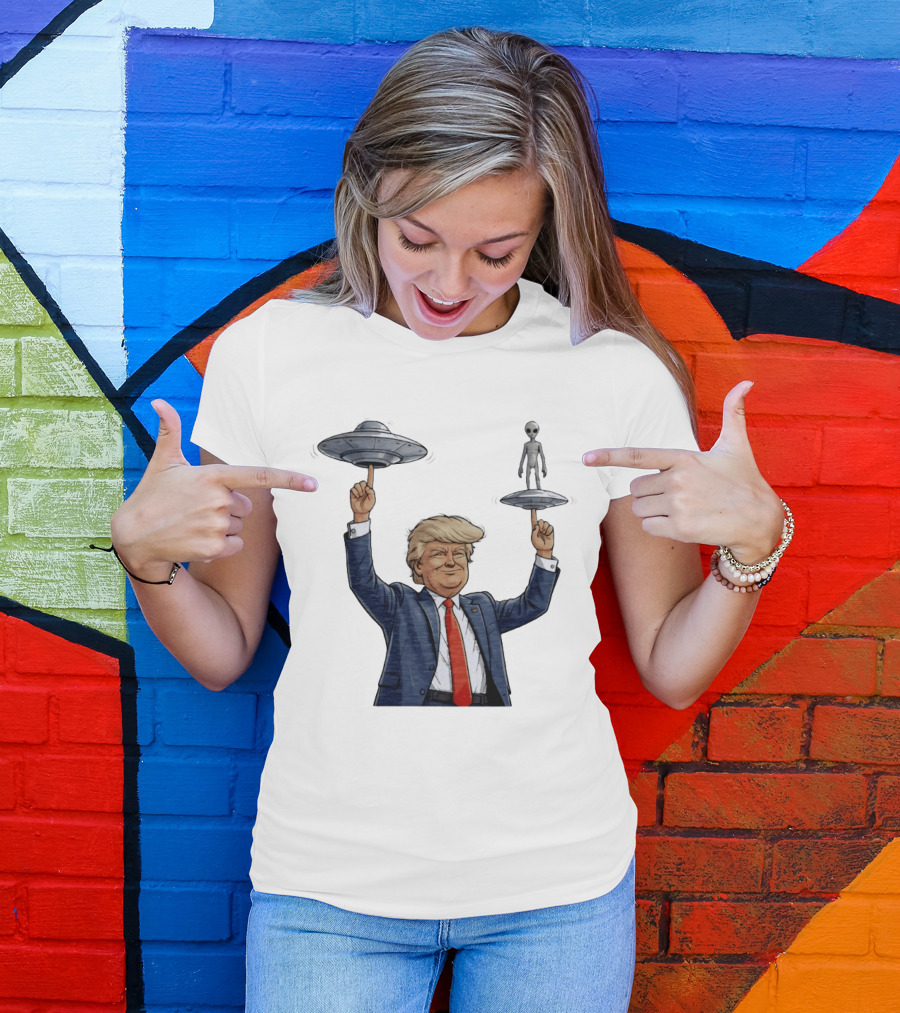 Trump Alien UFO Balancing Act Spinner T-Shirt