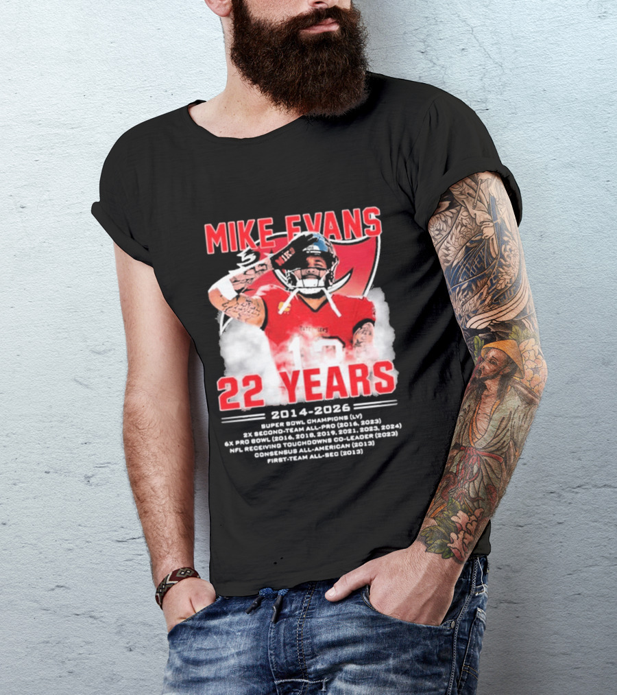 Mike Evans 22 Years 2014 2026 Red Jersey Salute Football Player T-Shirt