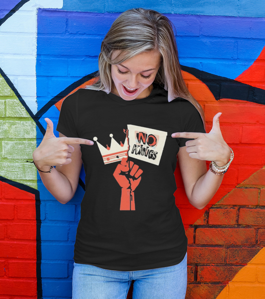 No Kings Protest Raised Fist Crown Sign T-Shirt