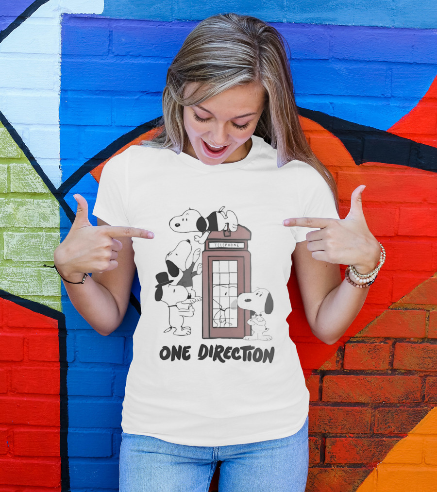 Snoopy One Direction Red Phone Booth T-Shirt