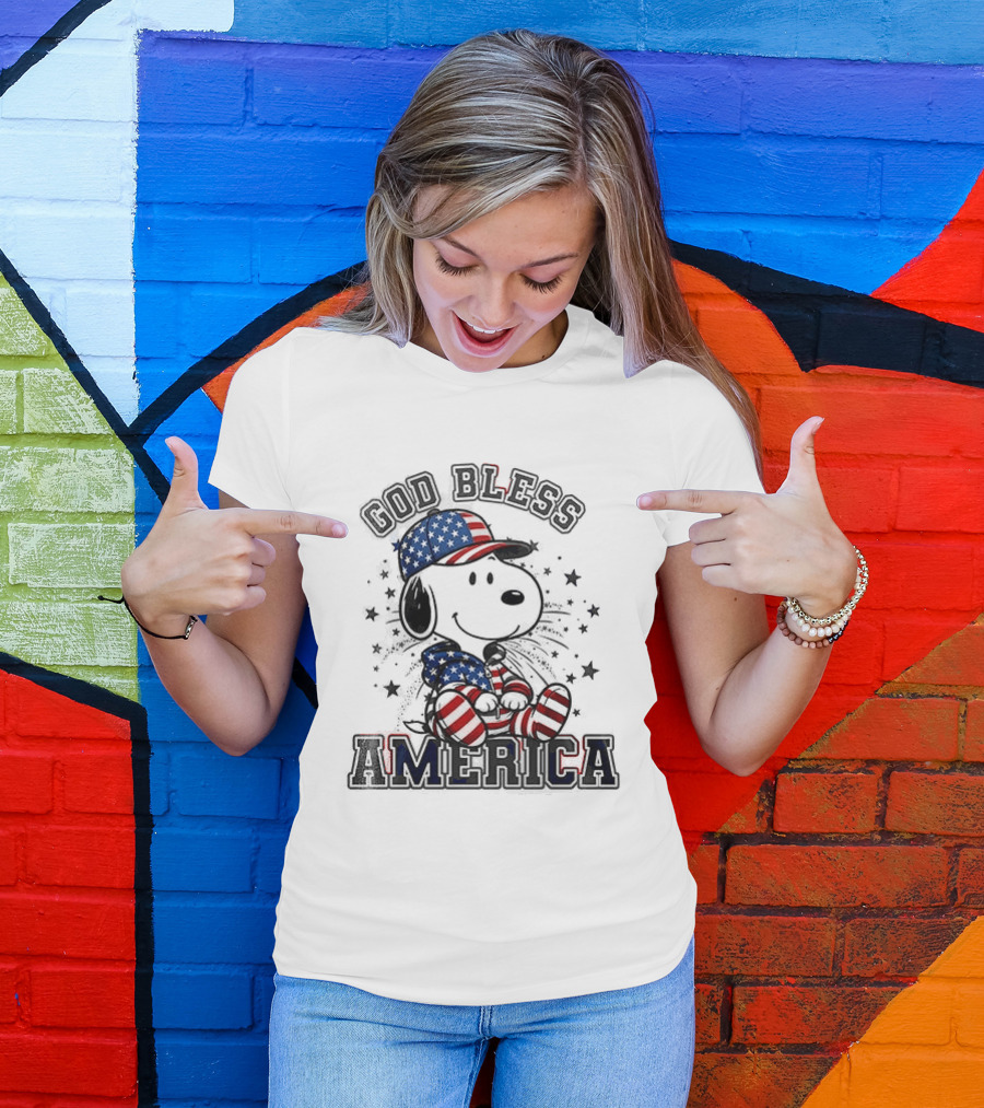 Peanuts Snoopy God Bless America Stars And Stripes T-Shirt
