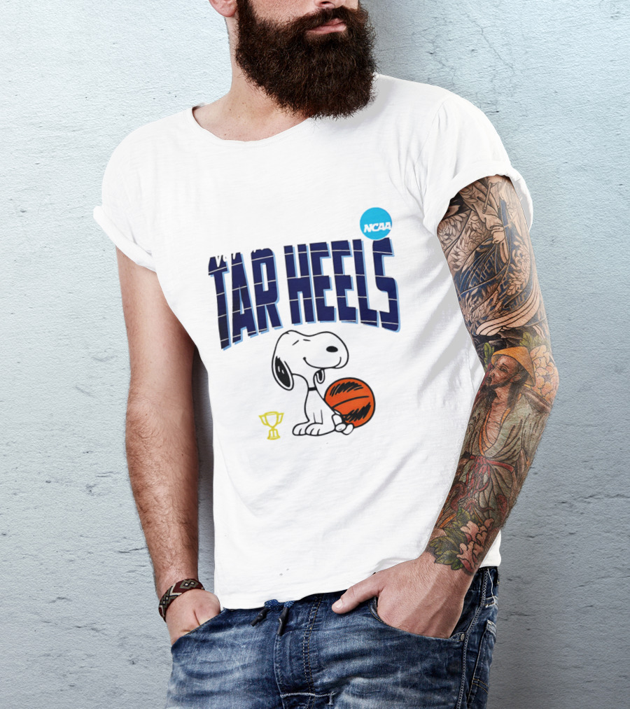 North Carolina Tar Heels Snoopy Basketball NCAA March Madness 2026 T-Shirt