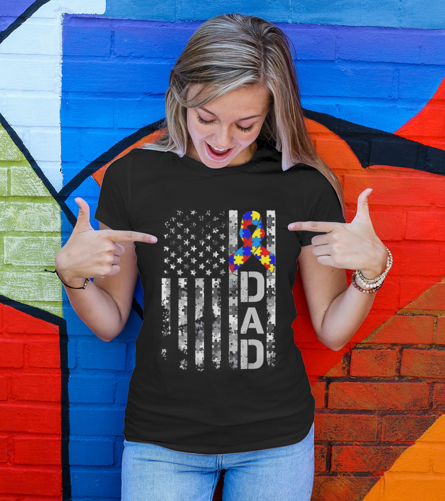 USA Flag With Autism Awareness Puzzle Ribbon Dad Fathers Day T-Shirt