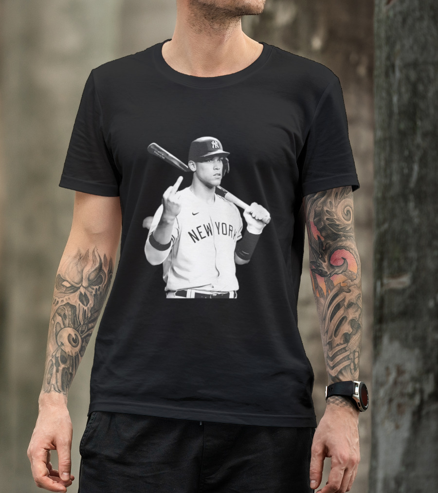 New York Yankees Aaron Judge Baseball Gesture T-Shirt