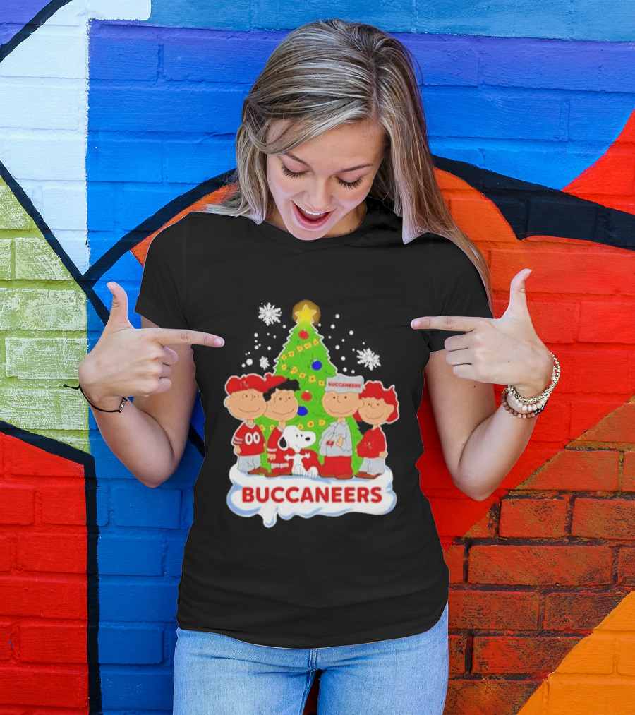 Snoopy Buccaneers Christmas Tree Tampa Bay Peanuts Holiday T-Shirt