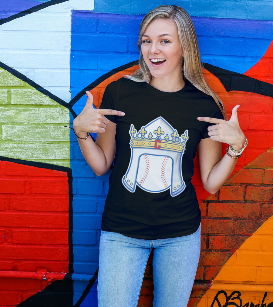 Chicago Cubs Sir Longball Baseball Helmet Crown T-Shirt