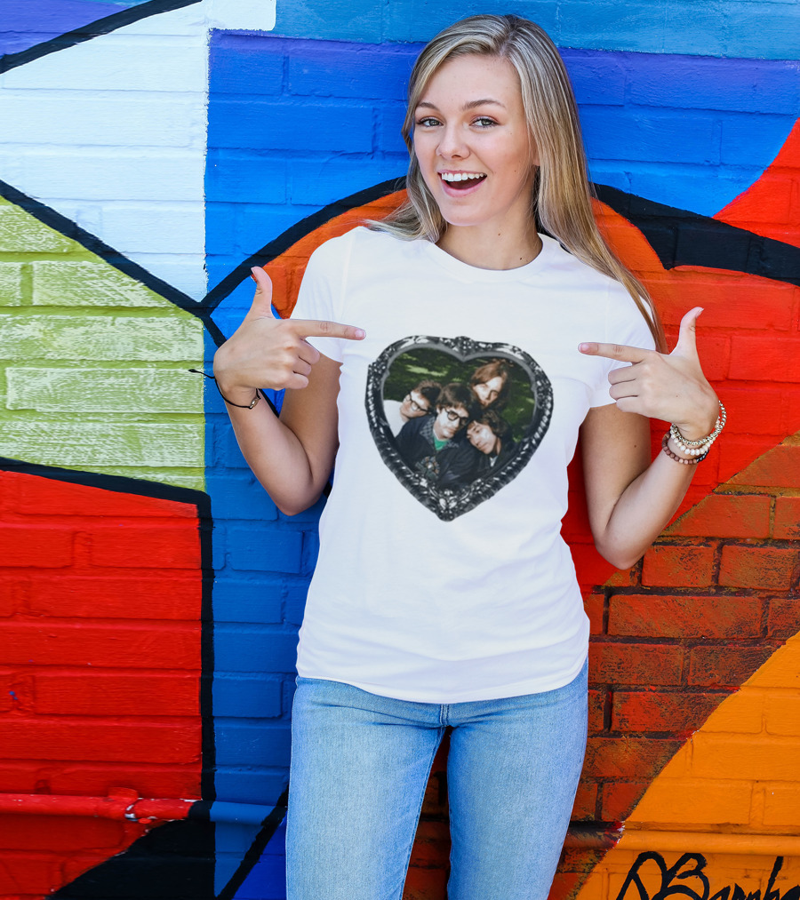 The Lazy Eyes Album Purple Show Heart Frame Band Photo T-Shirt