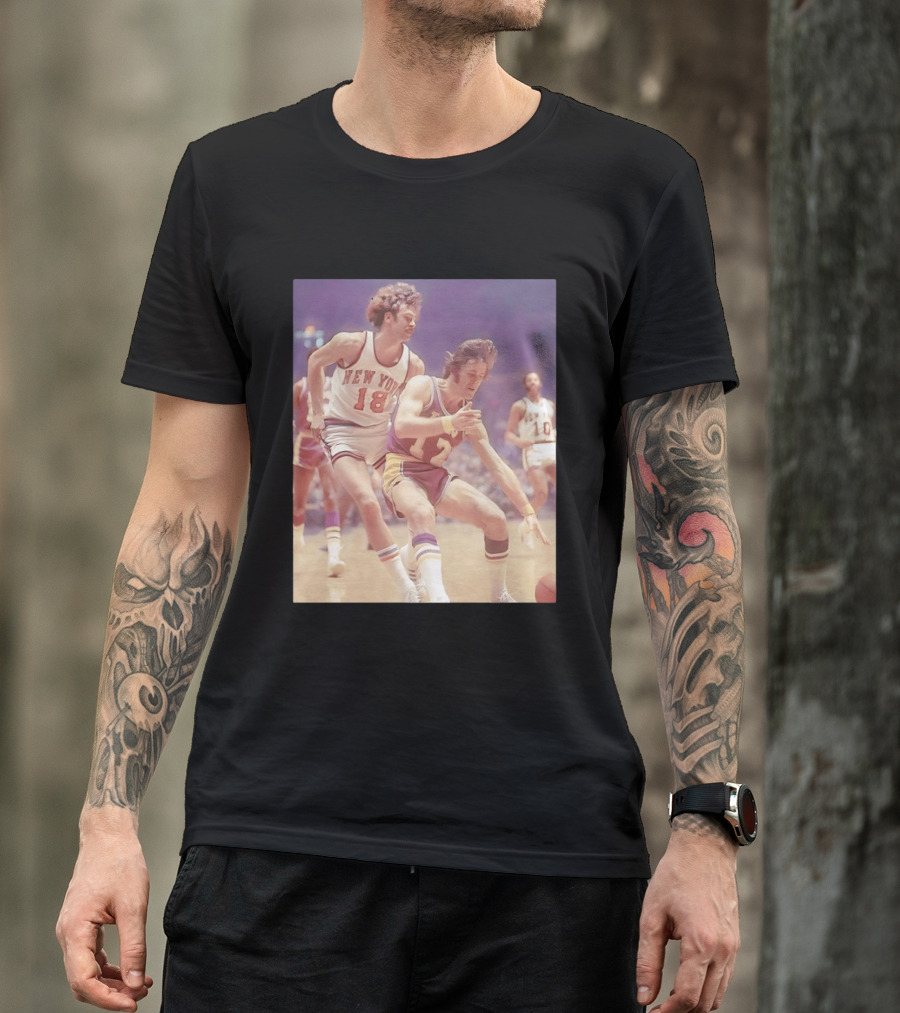 New York 18 Vs Los Angeles 12 Iconic Basketball Legends Phil Jackson Pat Riley Action Moment T-Shirt