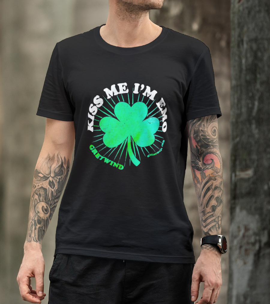 Kiss Me I'm Emo Greywind Shamrock Killarney Ireland T-Shirt