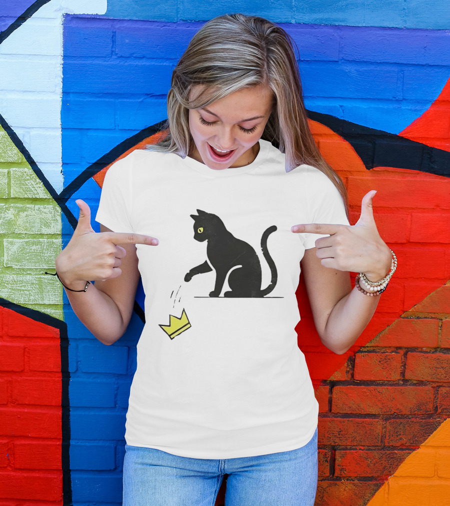 Cat Knocking Crown Anti King Humor Black Cat Yellow Eyes T-Shirt