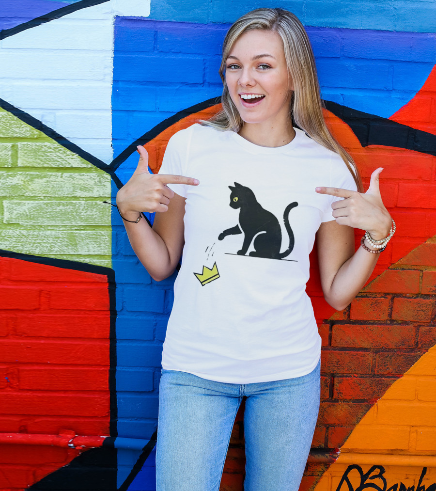 Cat Knocking Crown Anti King Humor Black Cat Yellow Eyes T-Shirt