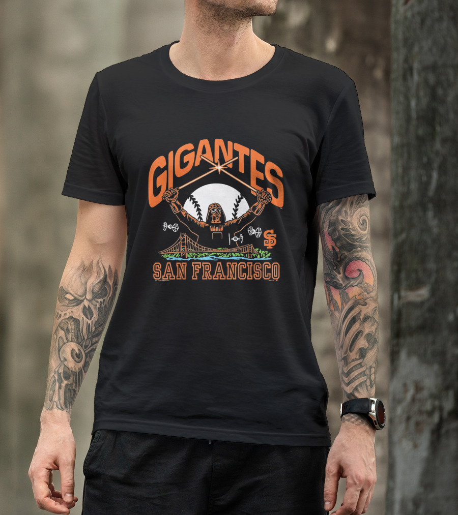 San Francisco Gigantes Darth Vader Crossover With Golden Gate Bridge T-Shirt
