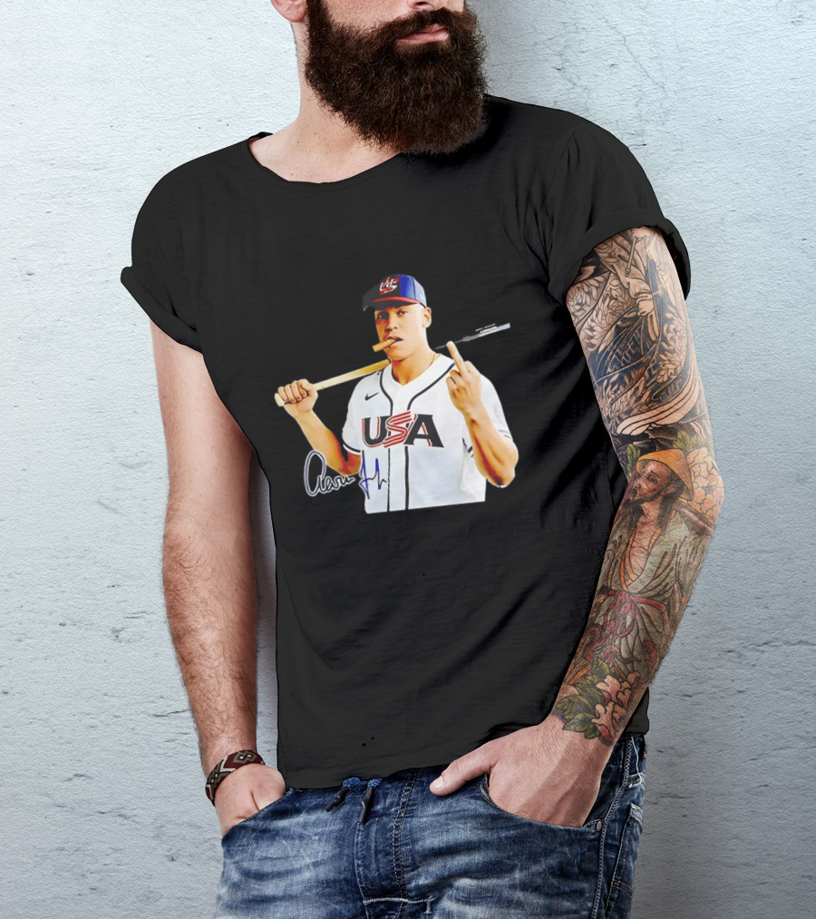 Aaron Judge USA World Baseball Smoking Middle Finger Gesture Iconic Sports Symbolism T-Shirt