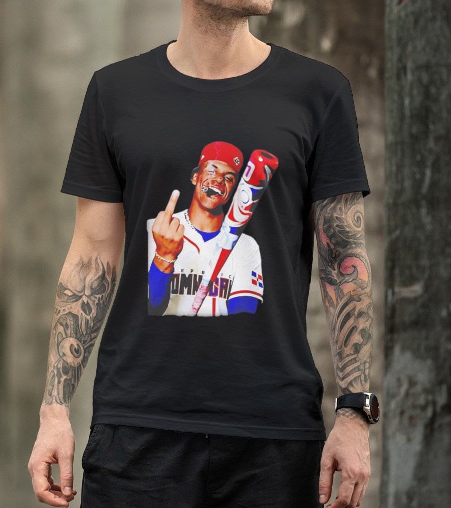 Juan Soto Dominican Republic Baseball Smoking Gesture Middle Finger T-Shirt