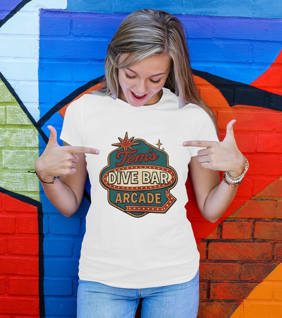 Tom's Dive Bar Arcade Retro Sign Neon T-Shirt