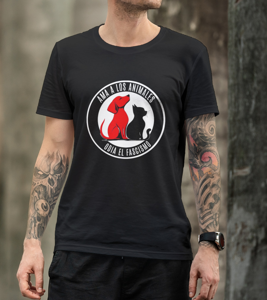 Ama A Los Animales Odia El Fascismo Perro Rojo Gato Negro Círculo Blanco Negro T-Shirt