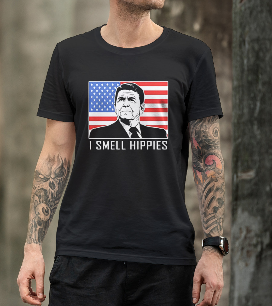 I Smell Hippies Ronald Reagan American Flag Stars And Stripes T-Shirt