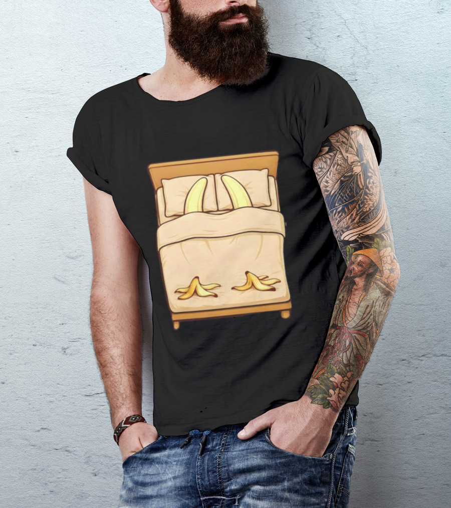 Funny Banana In Bed Sleeping Humor T-Shirt