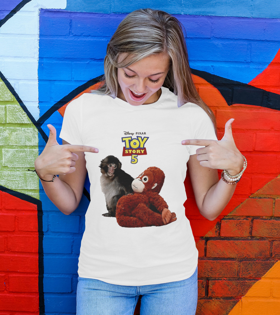 Disney Pixar Toy Story 5 Macaco Punch Stuffed Monkey T-Shirt