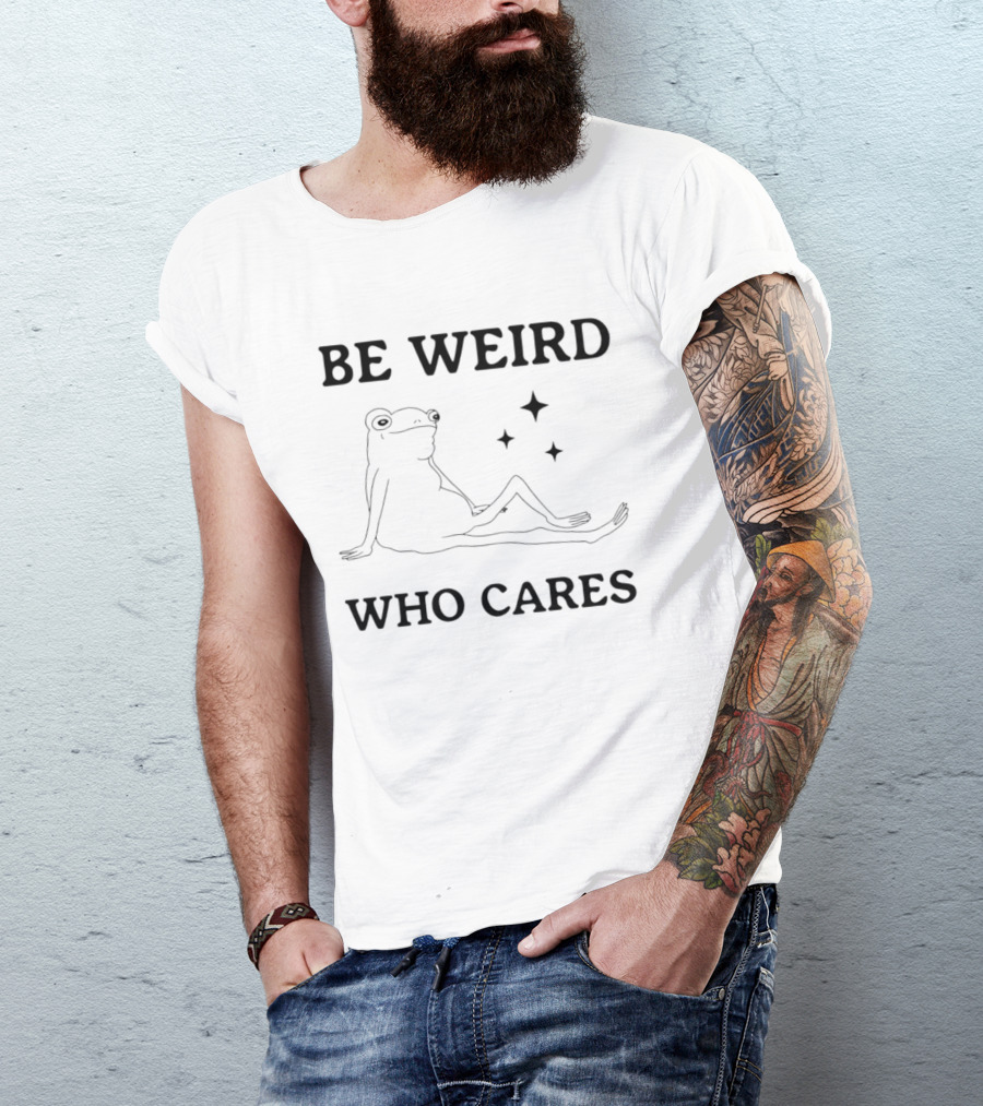 Be Weird Who Cares Frog Relaxed Retro Aesthetic T-Shirt