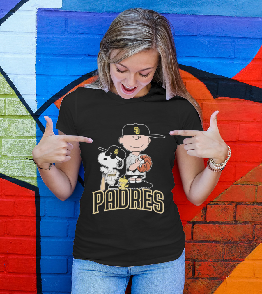 Padres Snoopy Charlie Brown Woodstock Baseball Peanuts T-Shirt