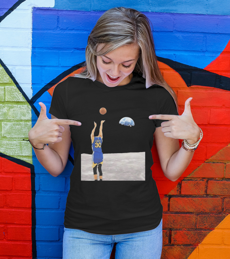 Stephen Curry 30 Shooting Basketball From Moon Earth View T-Shirt