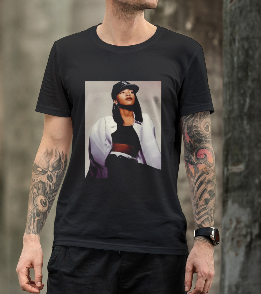 Sacai Aaliyah Black Cap White Sox T-Shirt