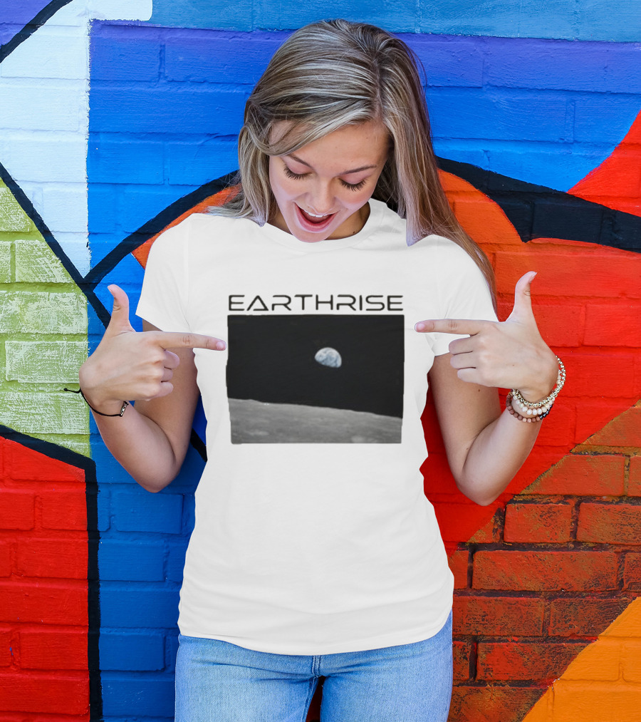 Artemis Mission Earthrise Moon View T-Shirt