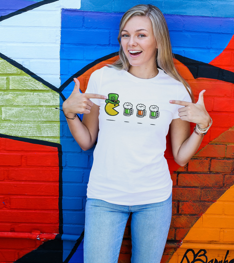 Pac Man St Patrick's Day Leprechaun Hat With Green Beer S T-Shirt