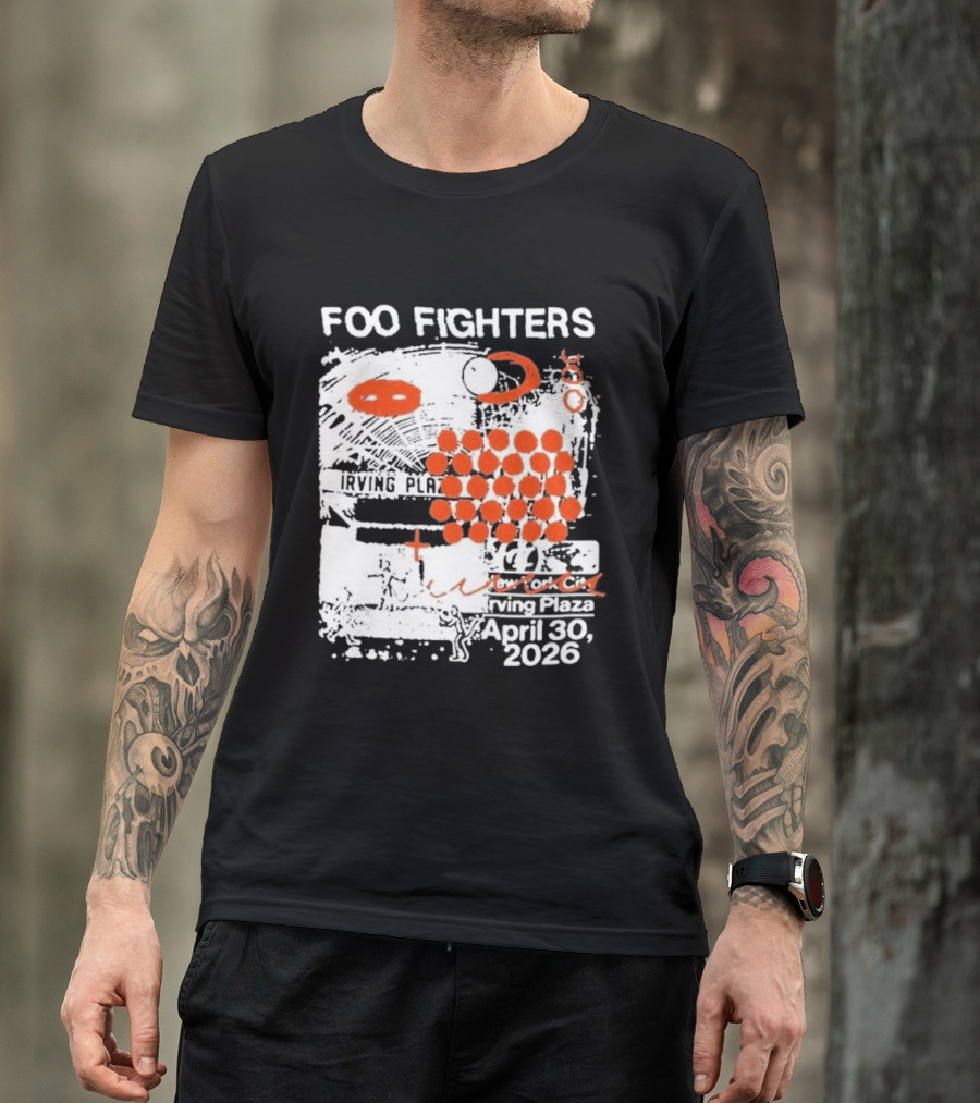 Foo Fighters April 30 New York 2026 Red Dots Abstract T-Shirt