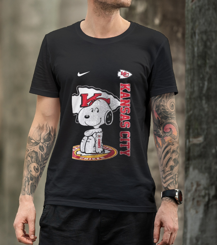 Kansas City Chiefs Snoopy Yes I'm Old Thank You For The Memories T-Shirt