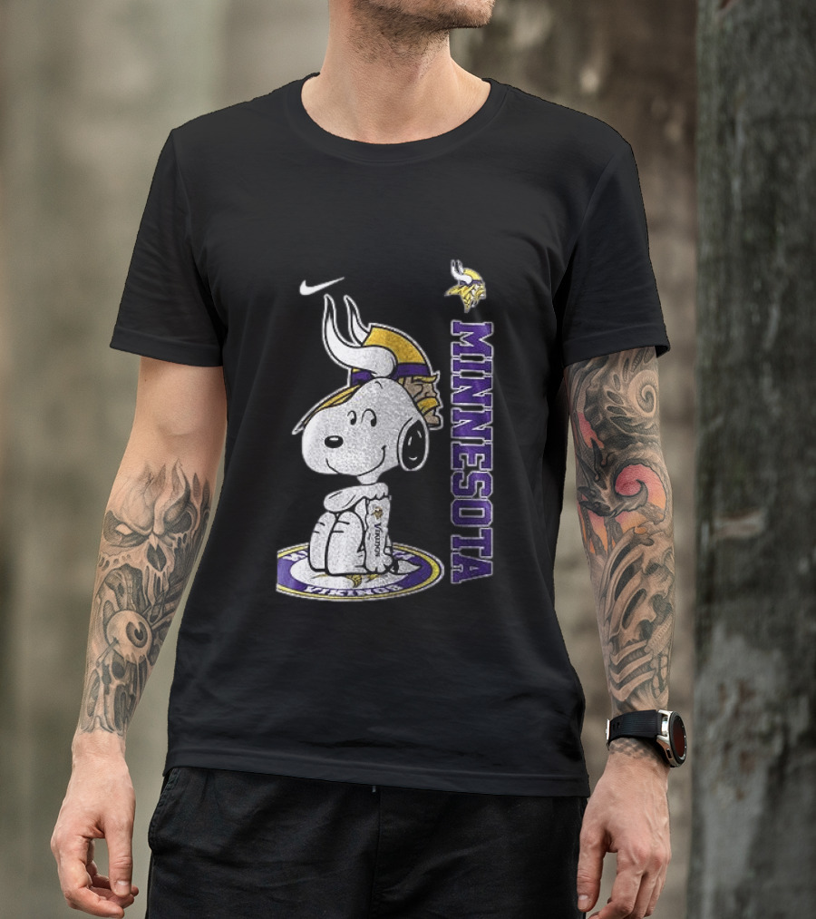 Minnesota Vikings Peanuts Snoopy Thank You For The Memories T-Shirt