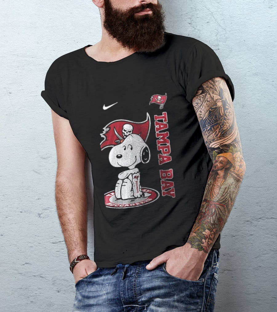 Tampa Bay Buccaneers Snoopy Football Memories Peanuts Collaboration T-Shirt