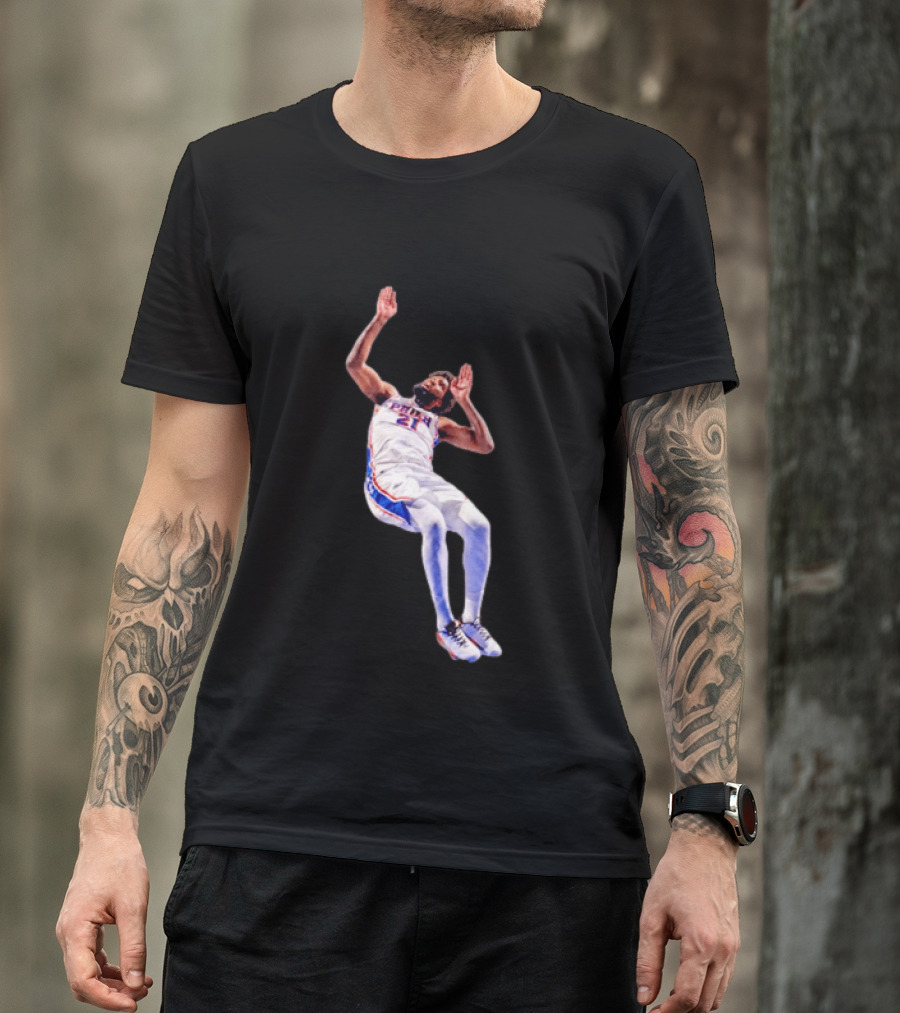New York Knicks Mitchell Robinson Dunking On Philadelphia Player T-Shirt