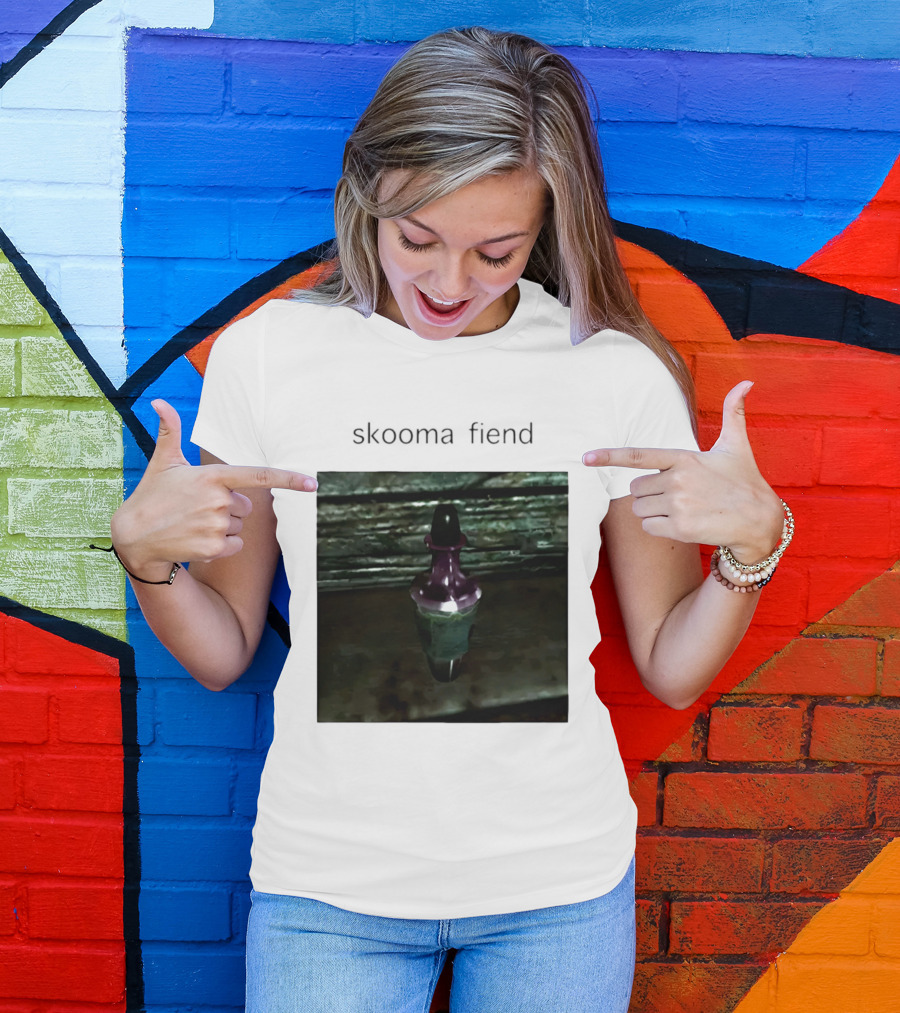 Skooma Fiend Skyrim Potion Character Reference T-Shirt